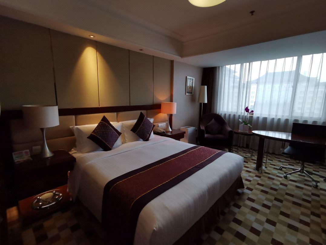Jin Jiang West Capital International The Bell And Drum Tower Muslim Quarter & Metro Line 6 & Indoor Swimming Pool & Self-service Free Laundry Сиань