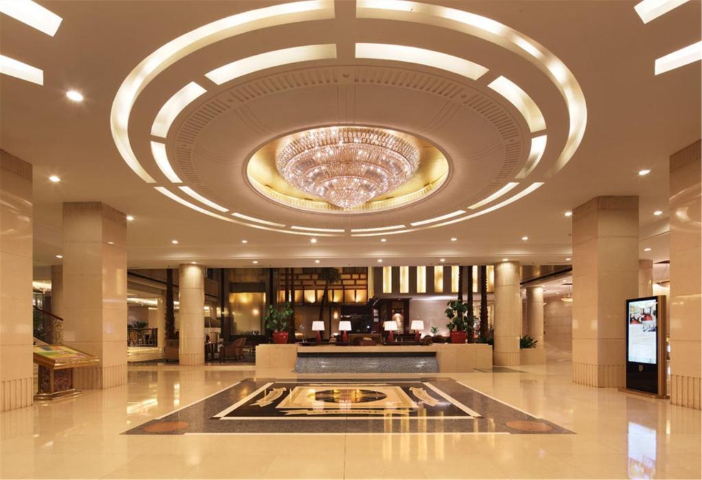 Jin Jiang West Capital International The Bell And Drum Tower Muslim Quarter & Metro Line 6 & Indoor Swimming Pool & Self-service Free Laundry 4* Сиань